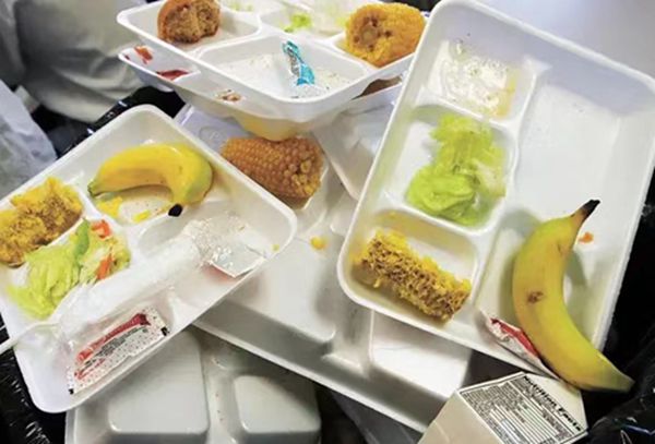 学校食堂的激情AV青青草垃圾该如何处理呢